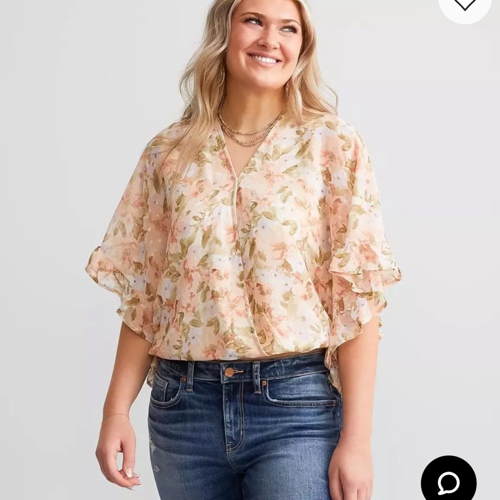 5/$20 Daytrip Floral Blouse Cream and Pink